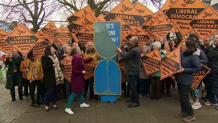 Lib Dems launch local election campaign with giant egg timer