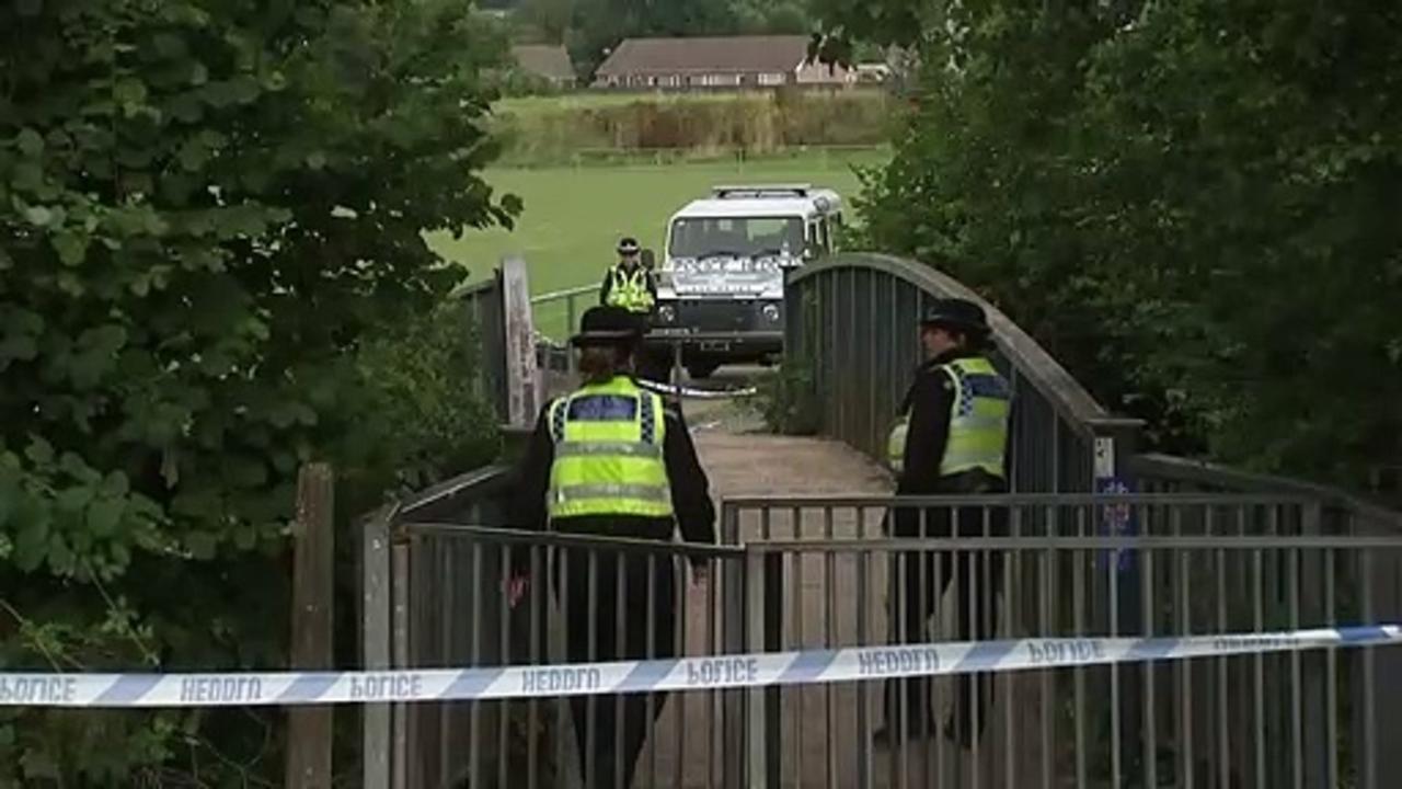 Bridgend: Divers and forensics search site of boy’s death