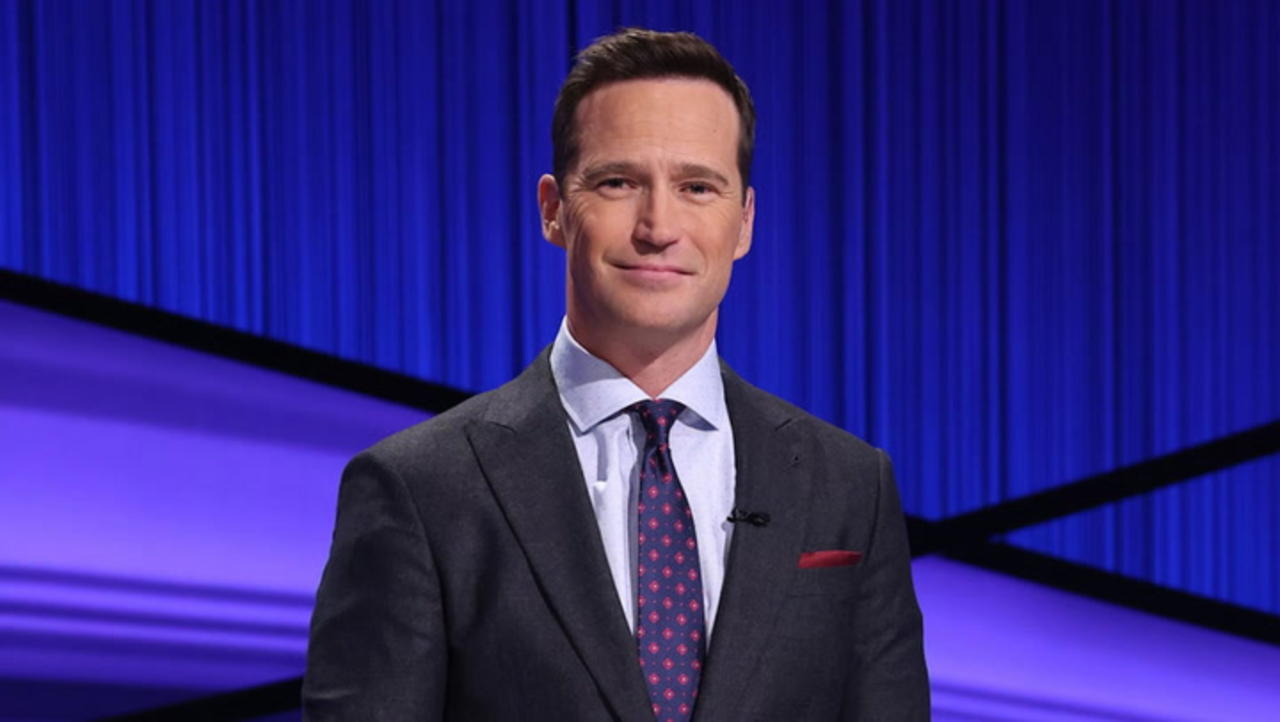 Mike Richards Named New Host of 'Jeopardy!' | THR News