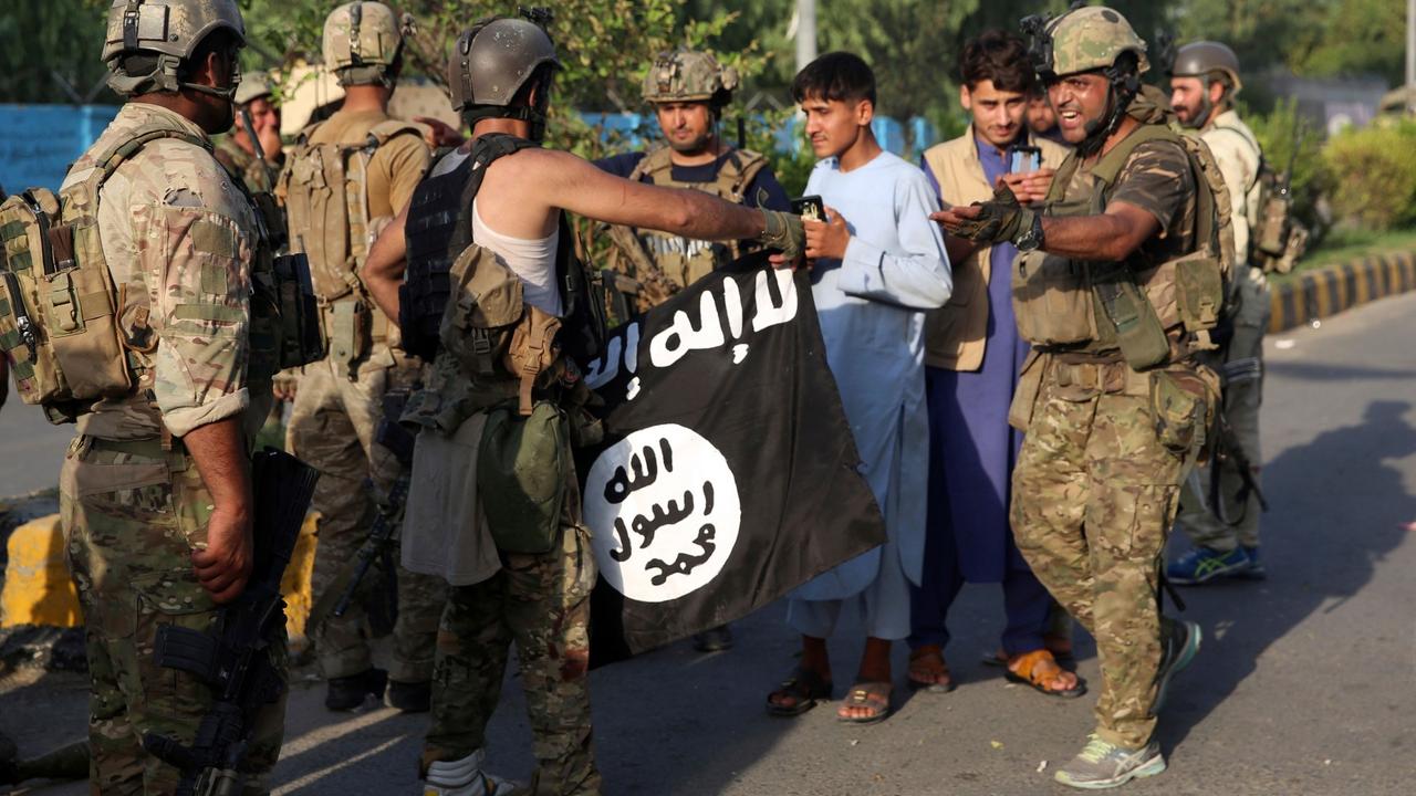 Afghanistan: US, allies warn of ‘terror threat’ at Kabul airport