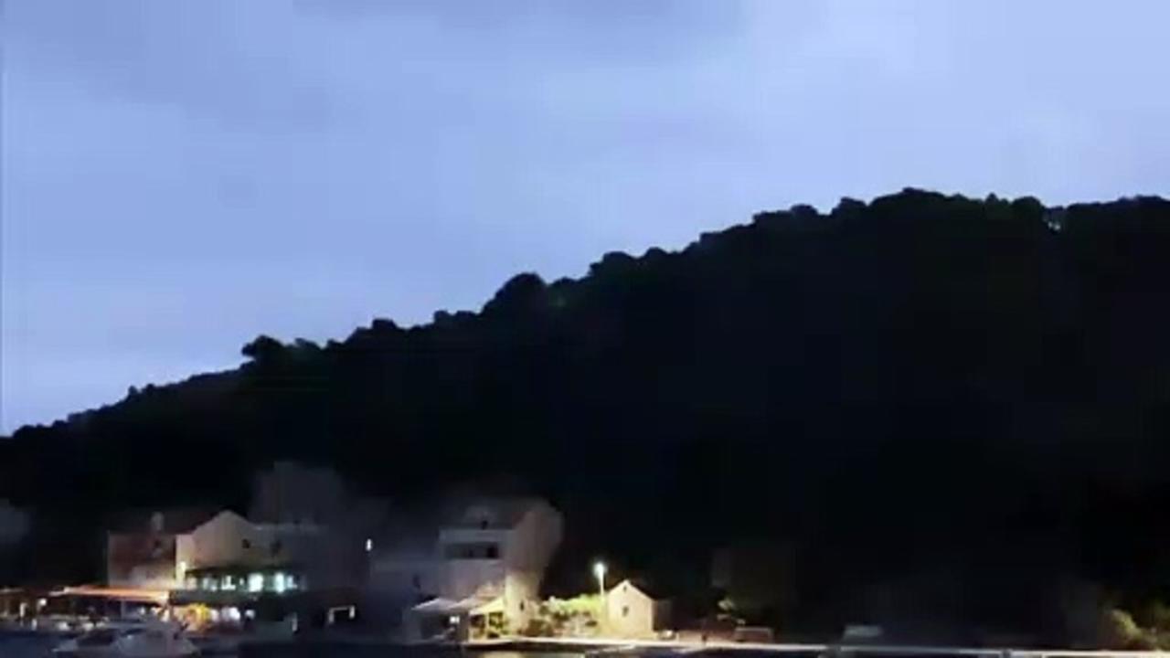 Heavy storm hits Croatian island, causes power cuts