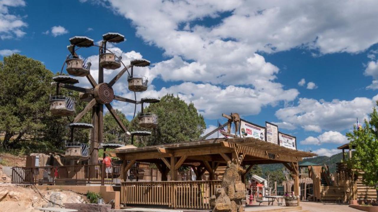 Colorado child dies on amusement park ride