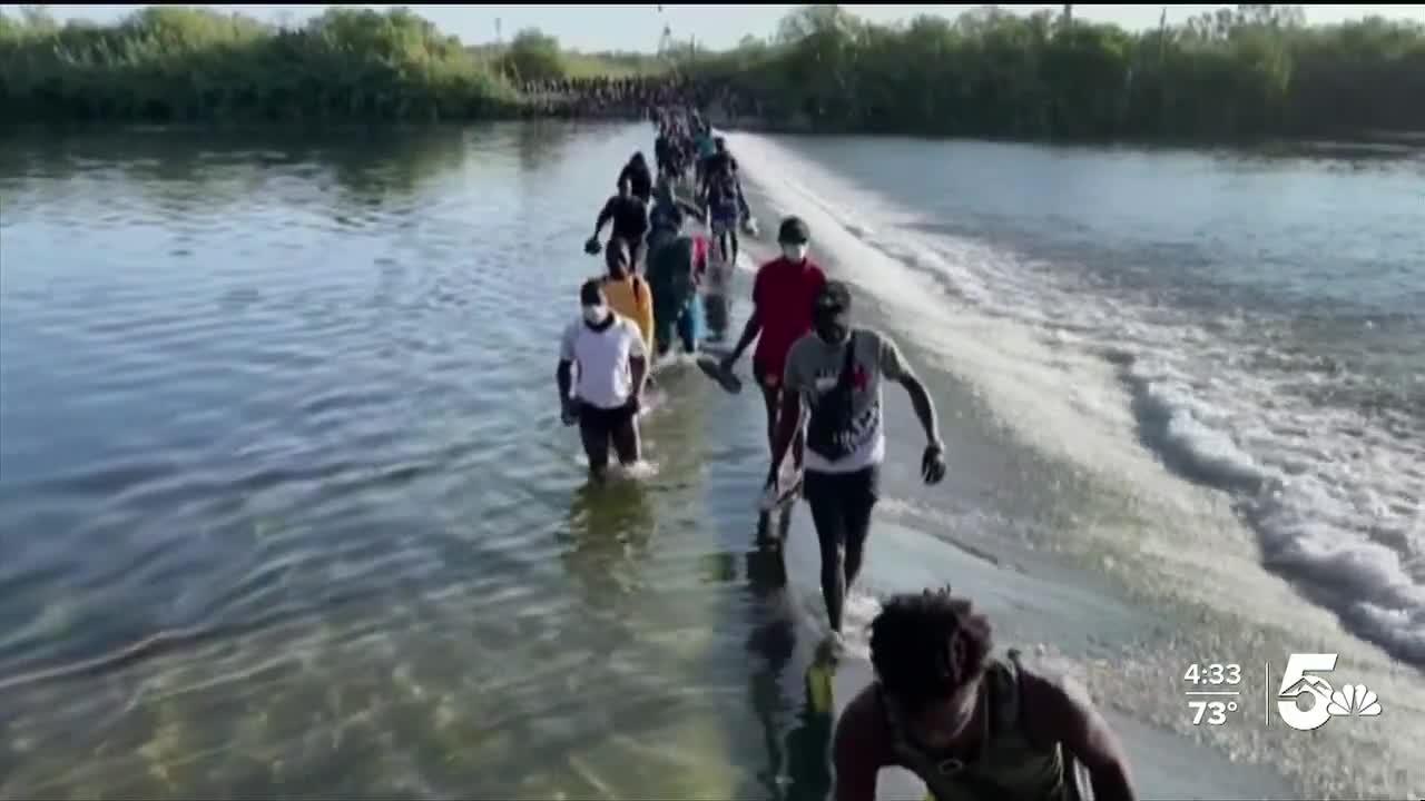 Thousands of migrants stream into Del Rio, Texas