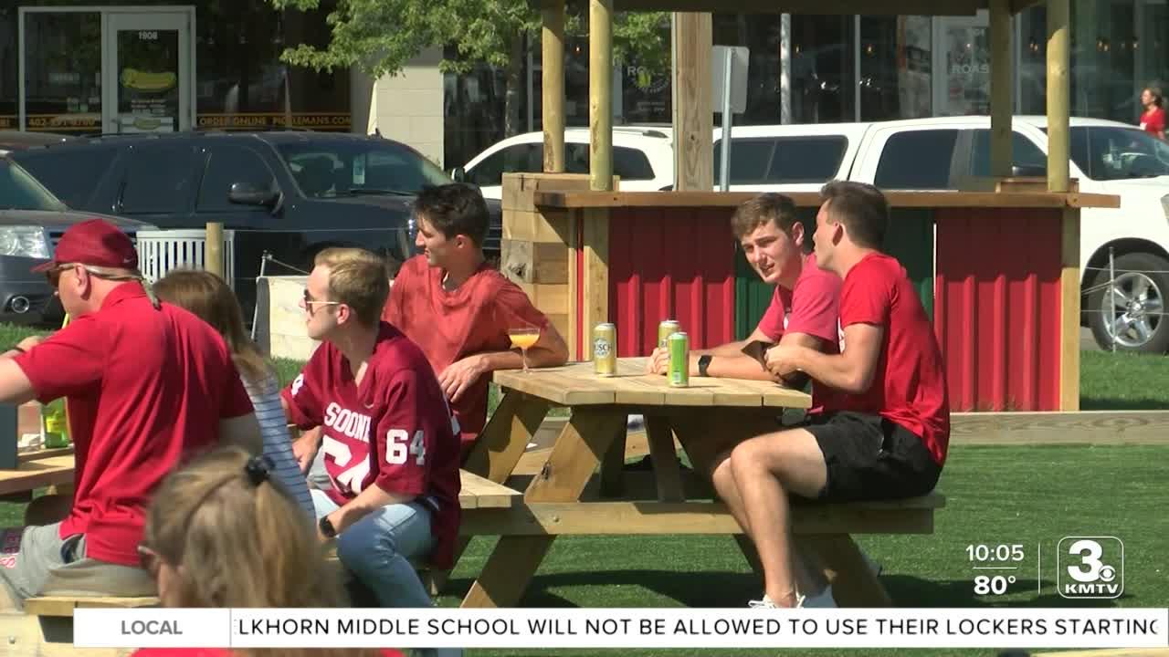 Husker fans eagerly watch rival game against University of Oklahoma, 11 years after last matchup