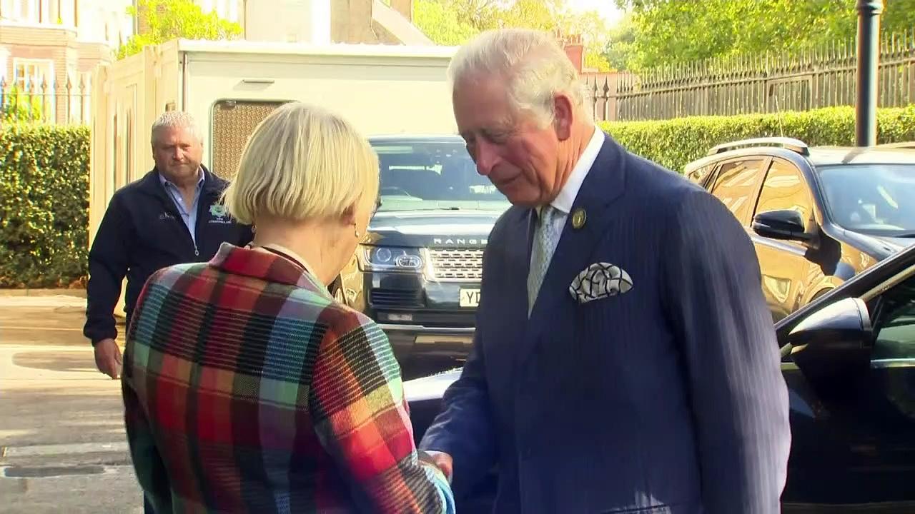 Charles visits Kew Gardens ahead of climate conference