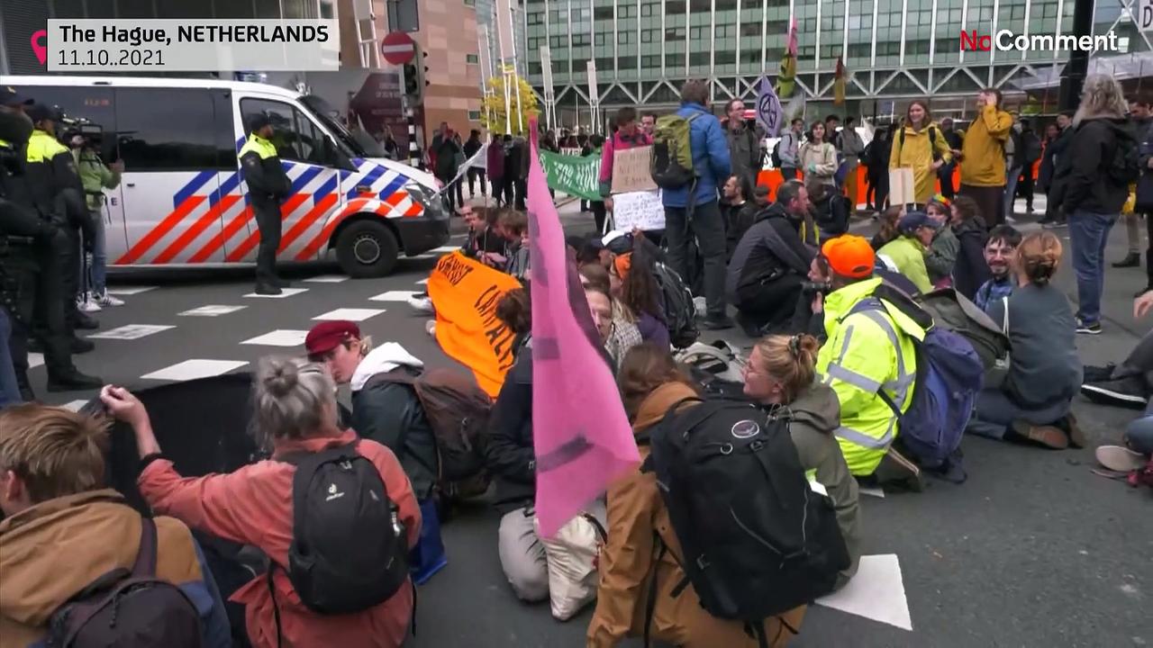 Extinction Rebellion hold demo in The Hague