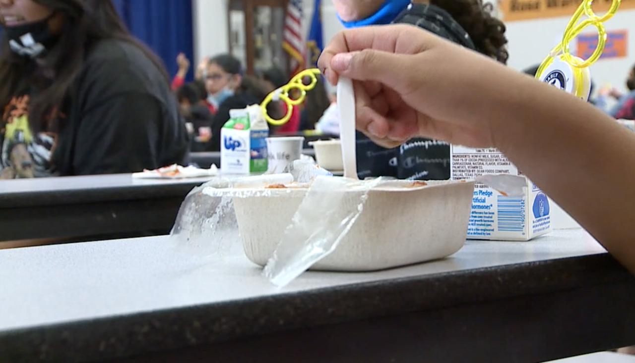 CCSD expanding free meal program to all students