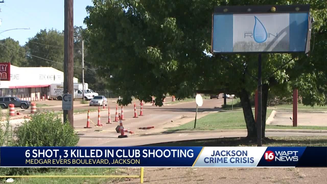 6 people shot, 3 killed in a club