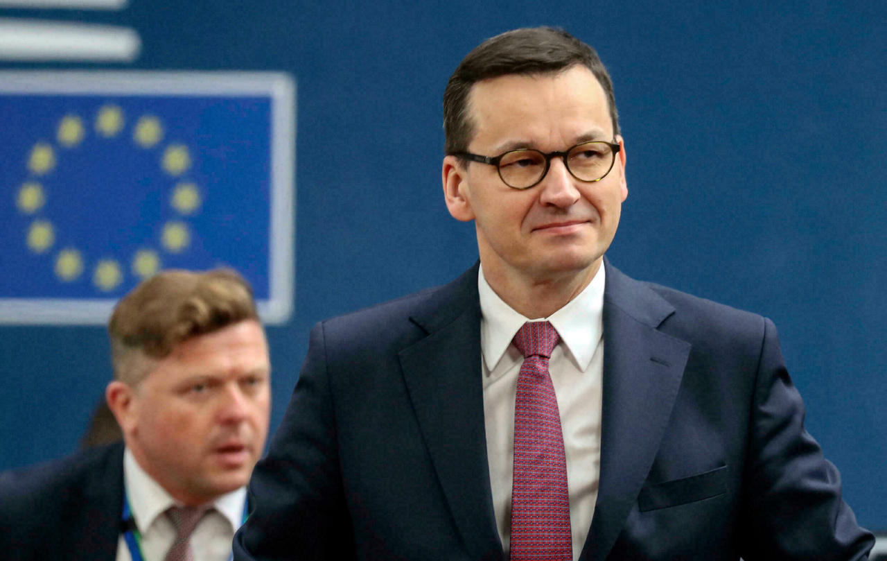 Polish PM Accuses EU of Blackmail, Rejects 'Language of Threats'
