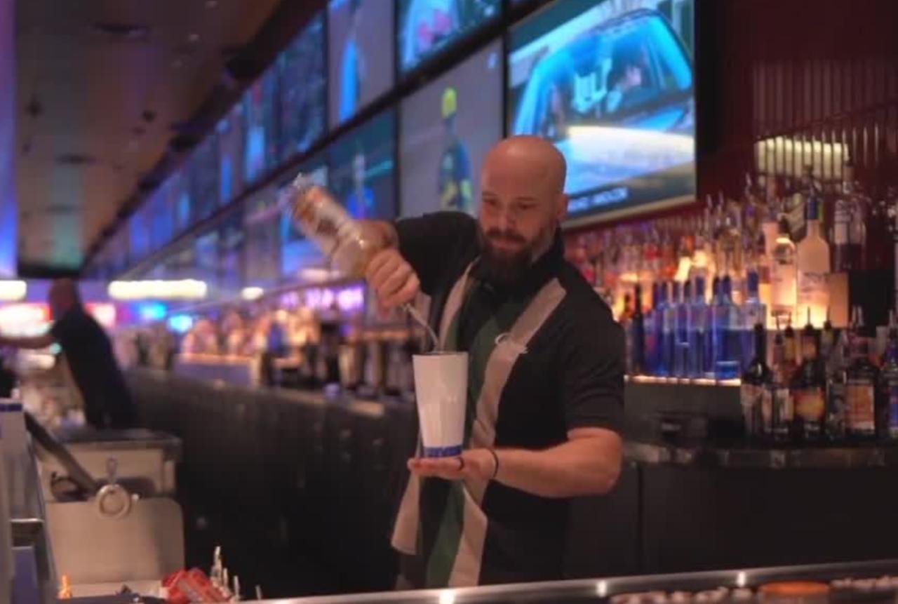 VEGAS SPOTLIGHT: Flair bartenders in downtown Las Vegas