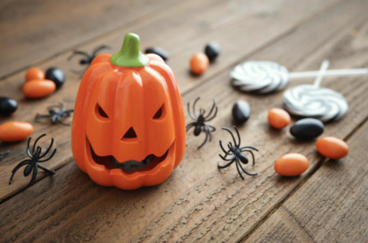 7 Fun Ways to Celebrate Halloween By Staying In