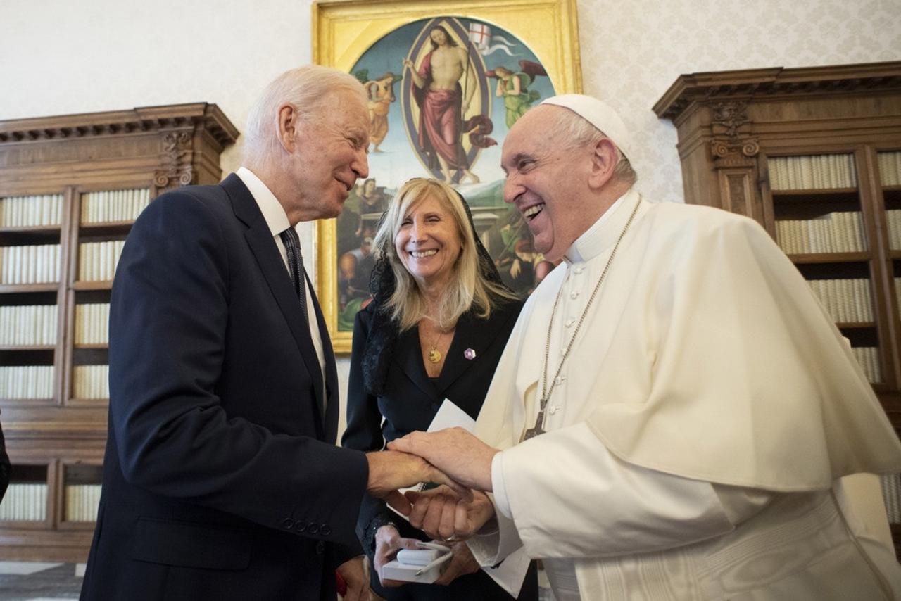 President Biden Meets Pope Francis Ahead of COP26
