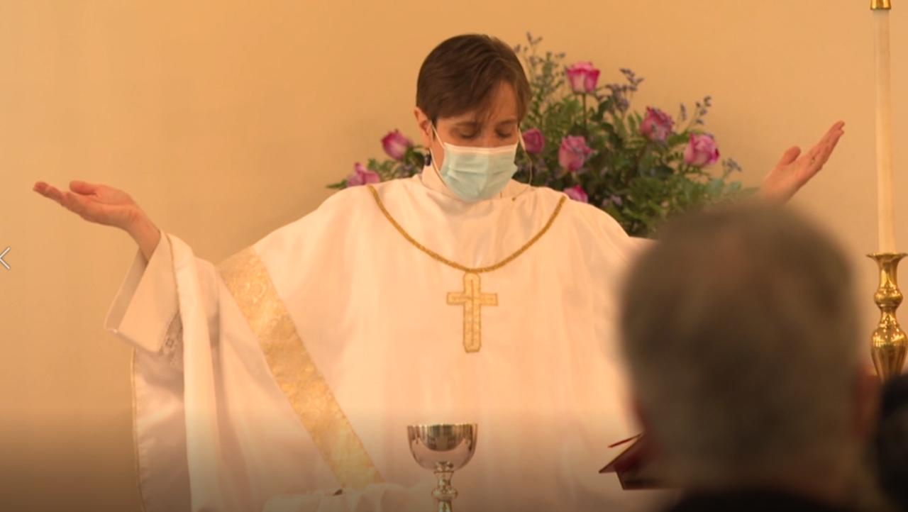 Church members divided over priest's pandemic leadership
