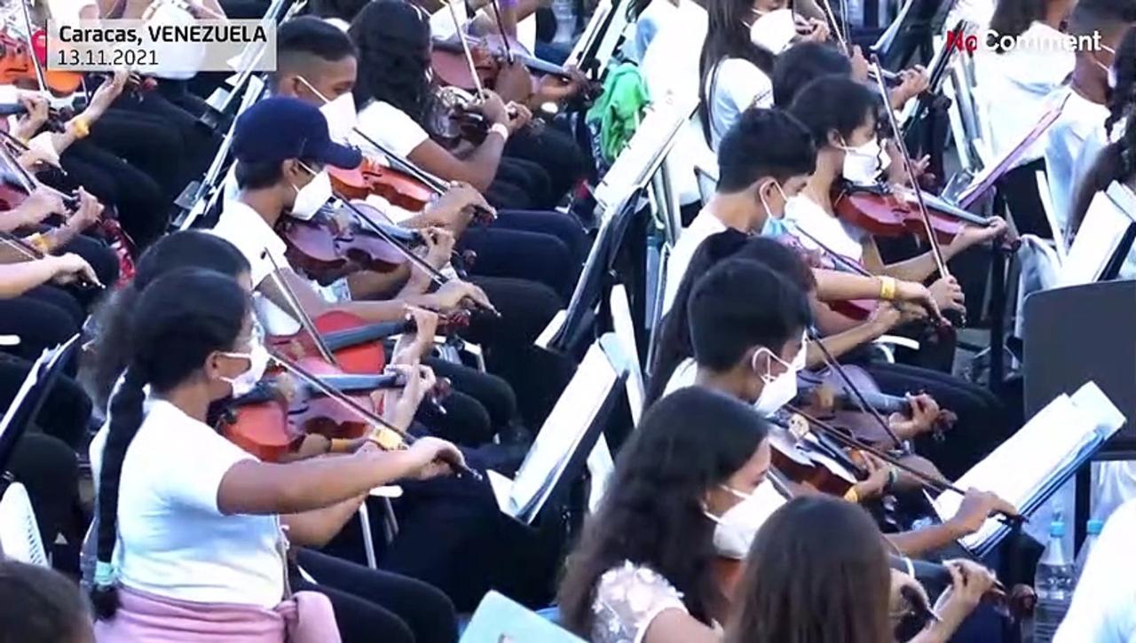Venezuela pursues world's largest orchestra record