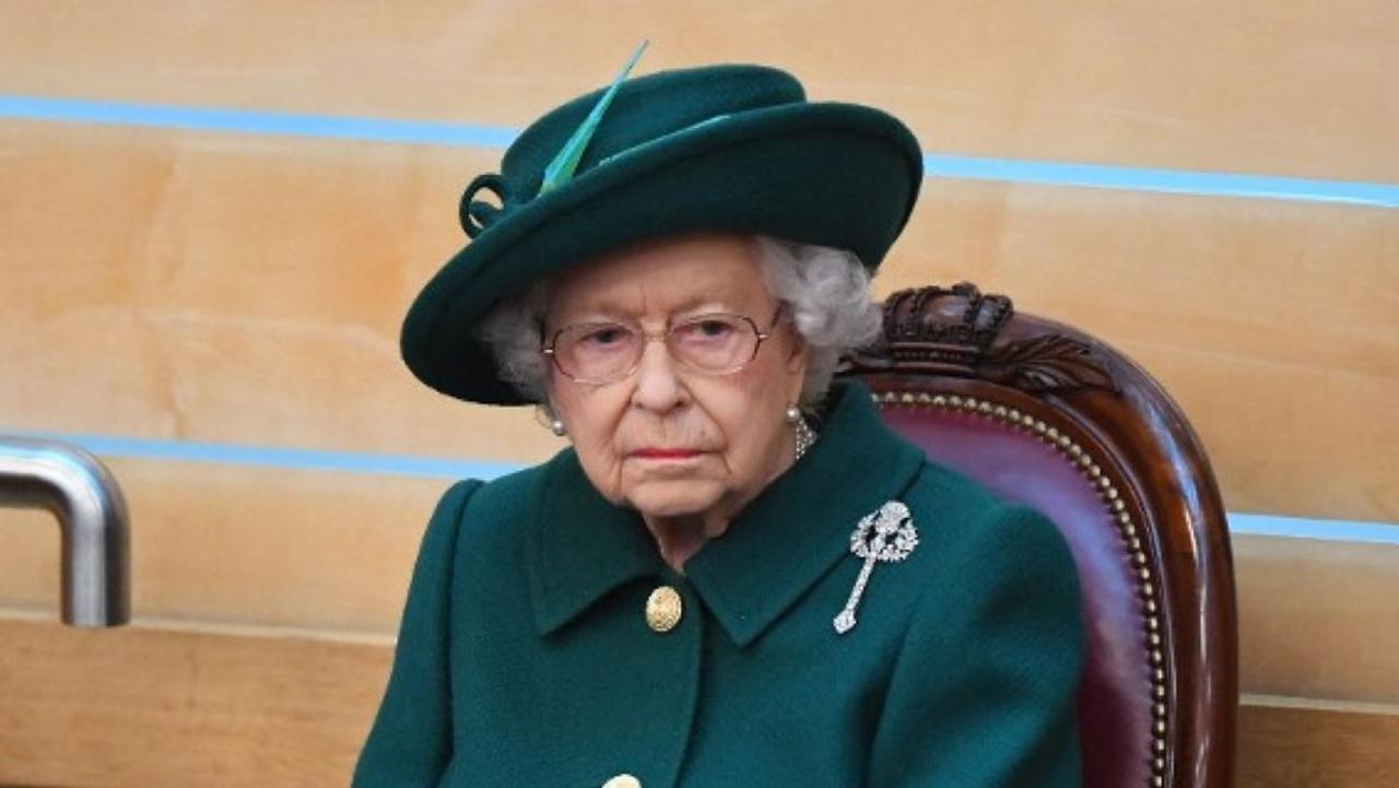 Der Rücken! Queen Elizabeth II. sagt Teilnahme an Gedenkfeier ab
