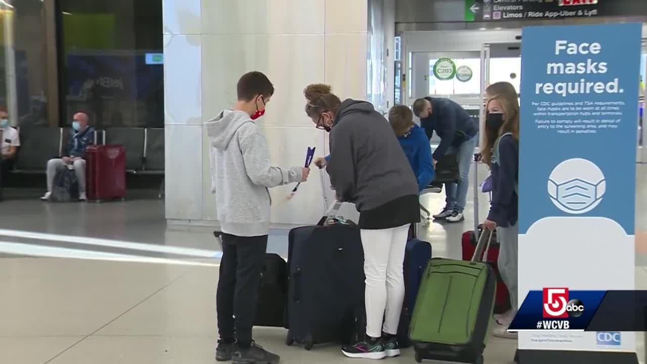 Travelers heading home for holidays beat Thanksgiving rush