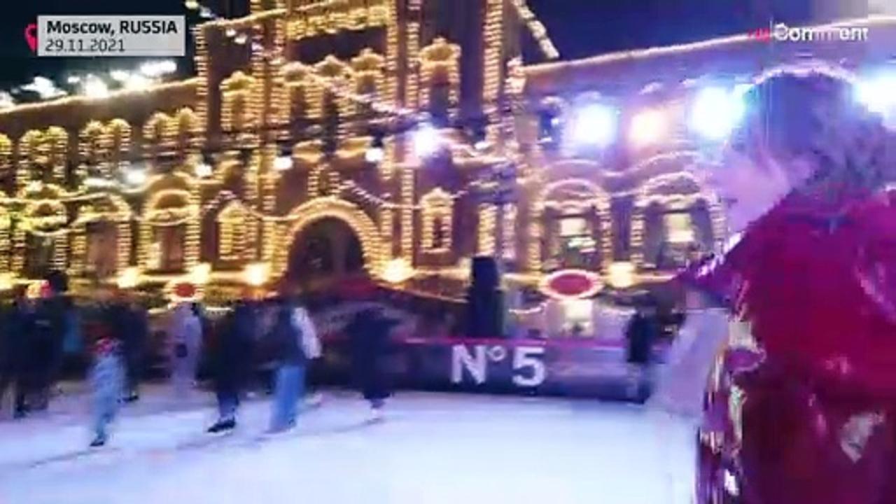 Traditional skating in Moscow while the Bidens unveil the White House Christmas decorations