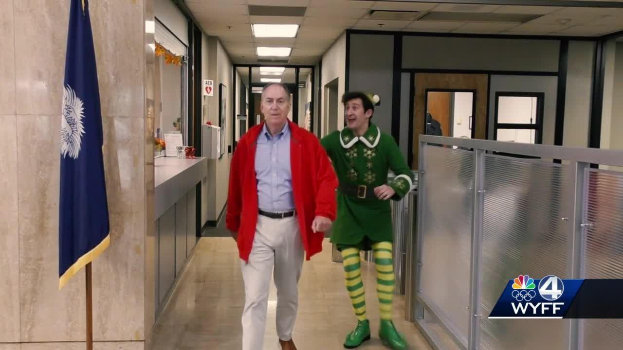 Buddy the Elf brings holiday hijinks to Greenville