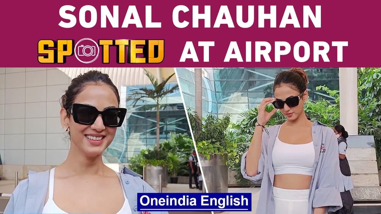 Sonal Chauhan was spotted at the airport engaged in pap with the press. | Oneindia News
