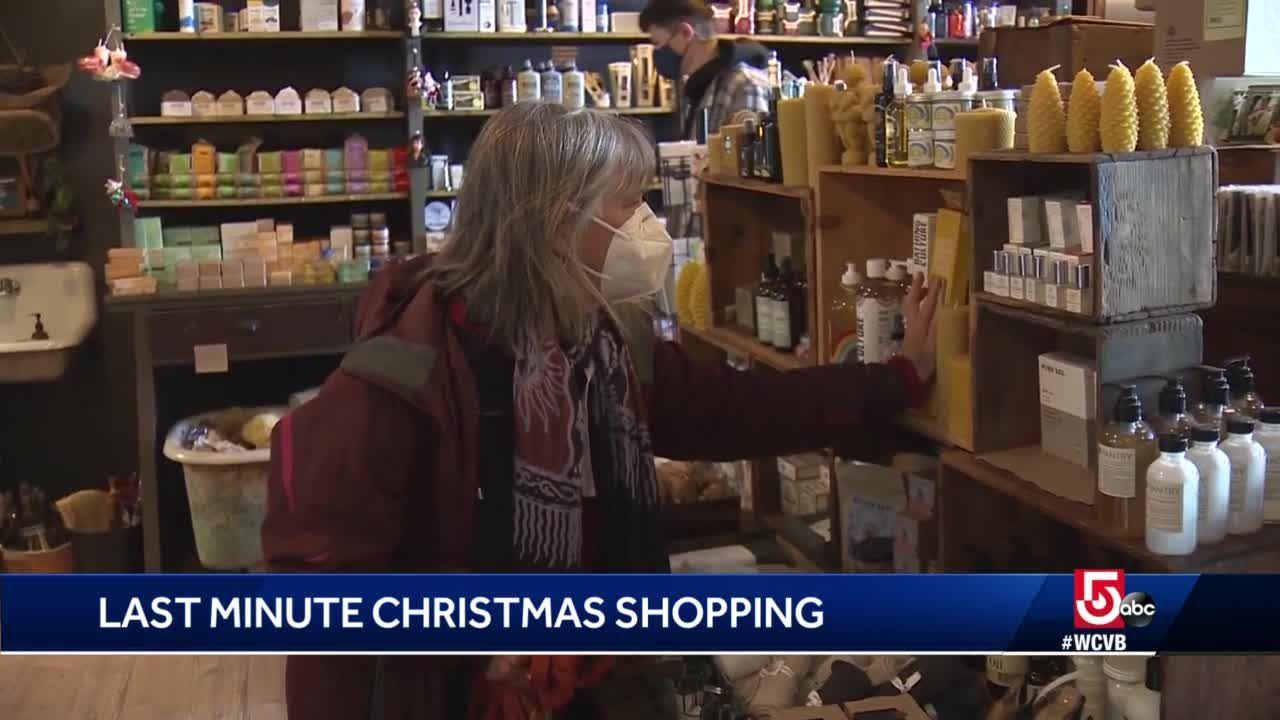 Last-minute Christmas shopping in full force at small shops
