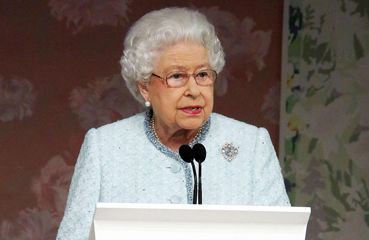 150-year-old document bans Queen Elizabeth from dancing in Royal Box