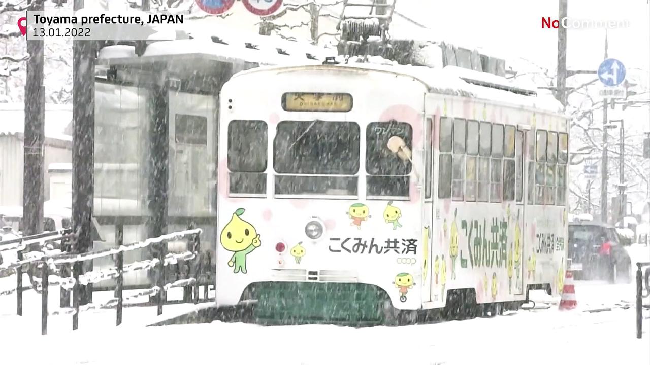 Severe snowstorms are hitting northern and western Japan