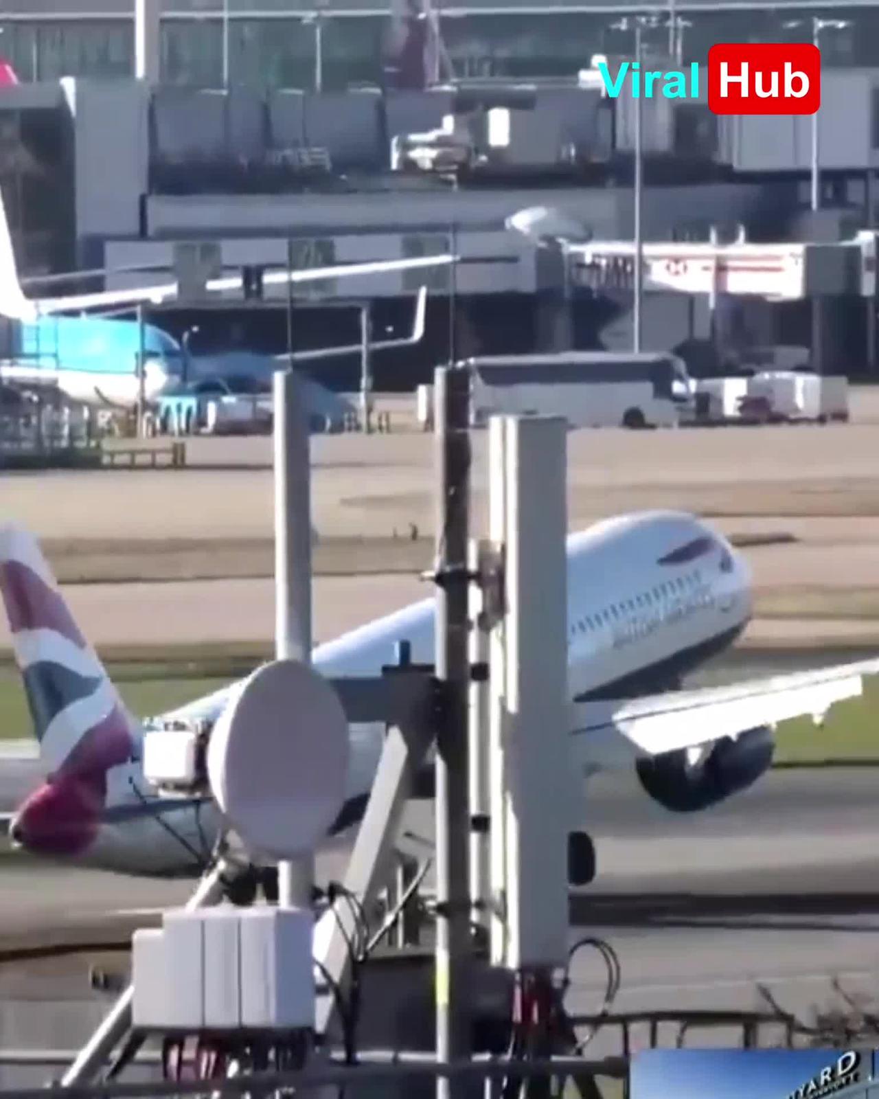 Airplane aborts Landing at London's Heathrow Airport due to High Winds | Viral Hub
