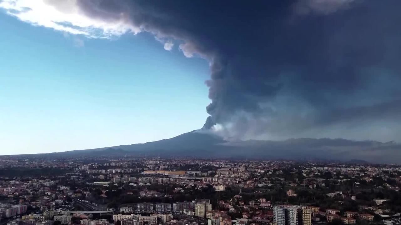 Huge smoke plumes as Italy's Mt Etna roars into action