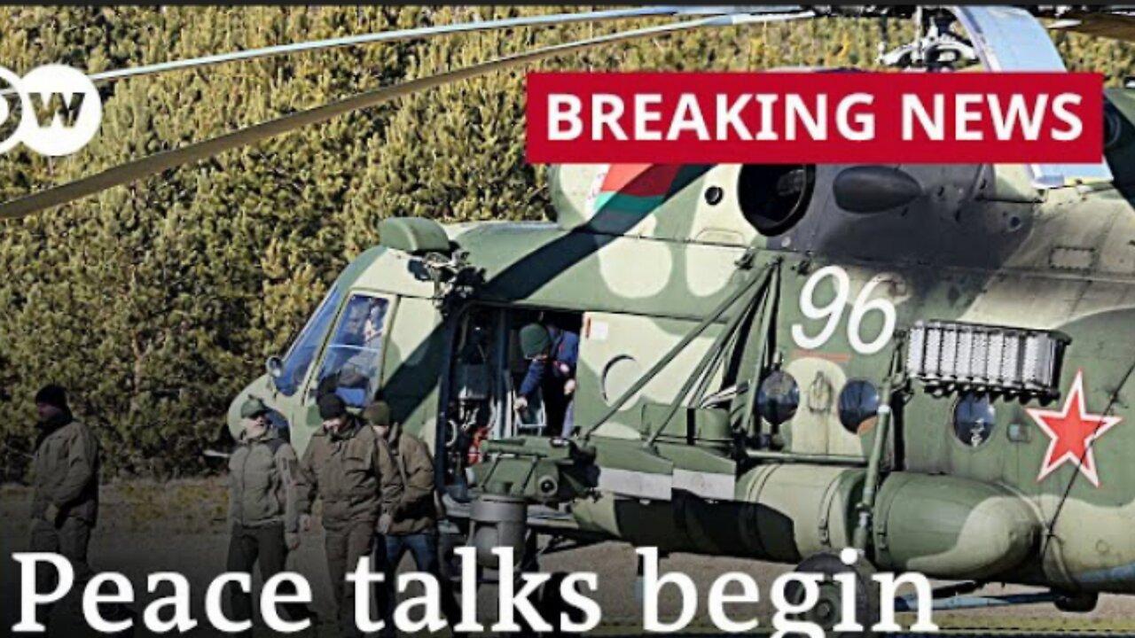 Ukraine and Russia negotiators meet for peace talks at Ukraine-Belarus border | DW News
