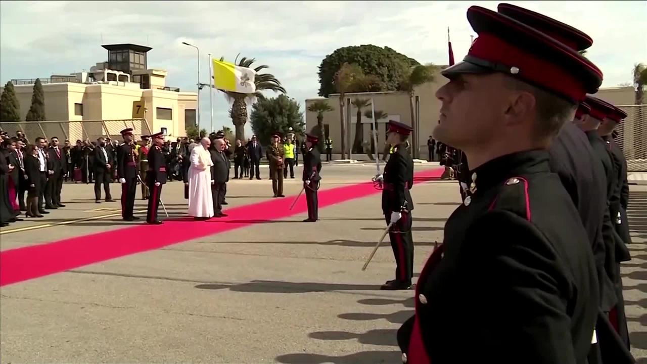 Pope boards plane in elevator on Malta visit