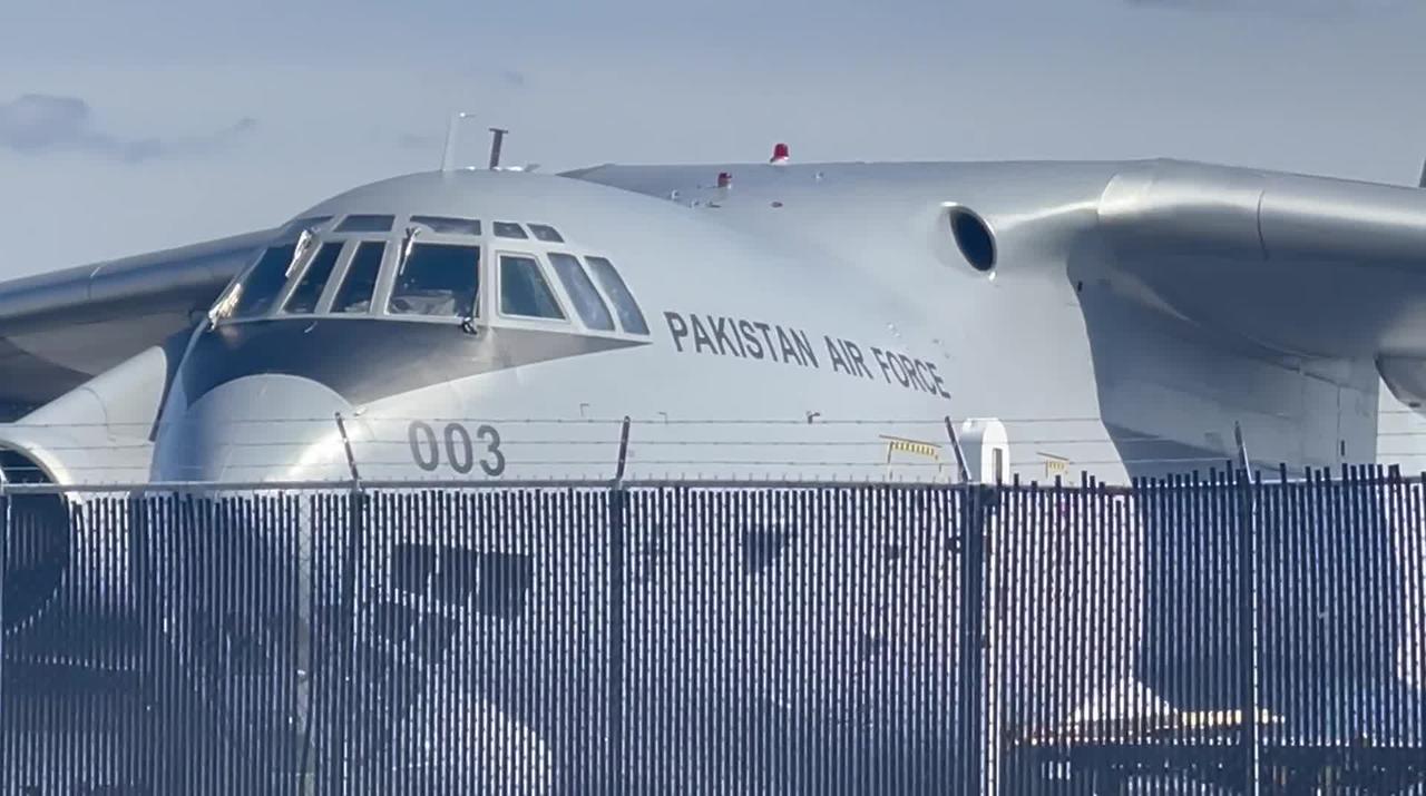 Pakistan Air Force lands in Baltimore - Prime Minister was removed yesterday