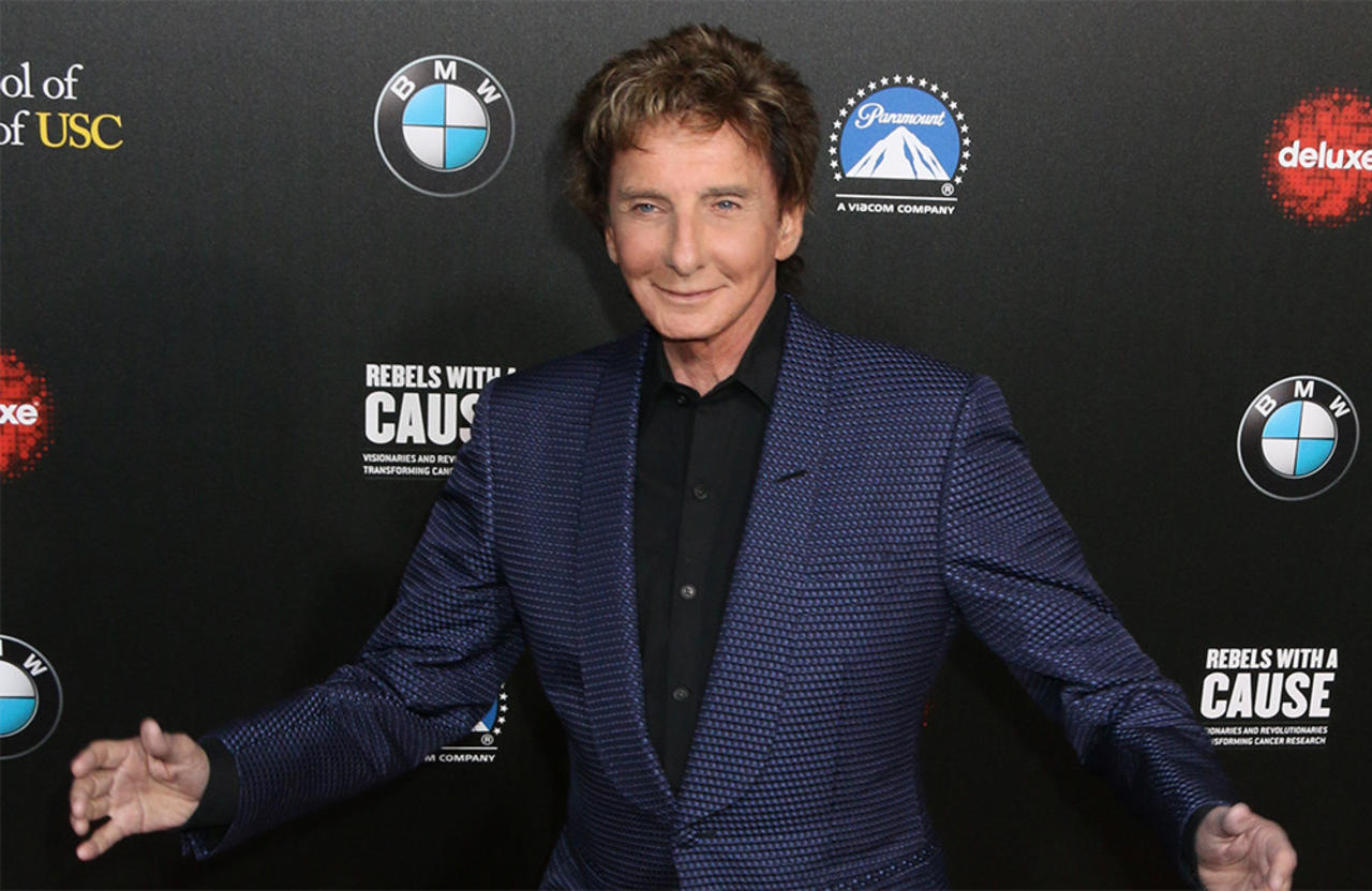 Barry Manilow has tested positive for COVID-19