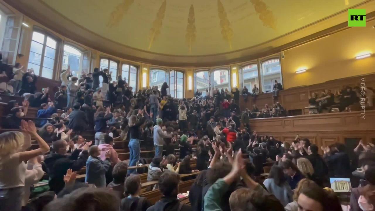 Sorbonne students barricade themselves in university protesting presidential elections