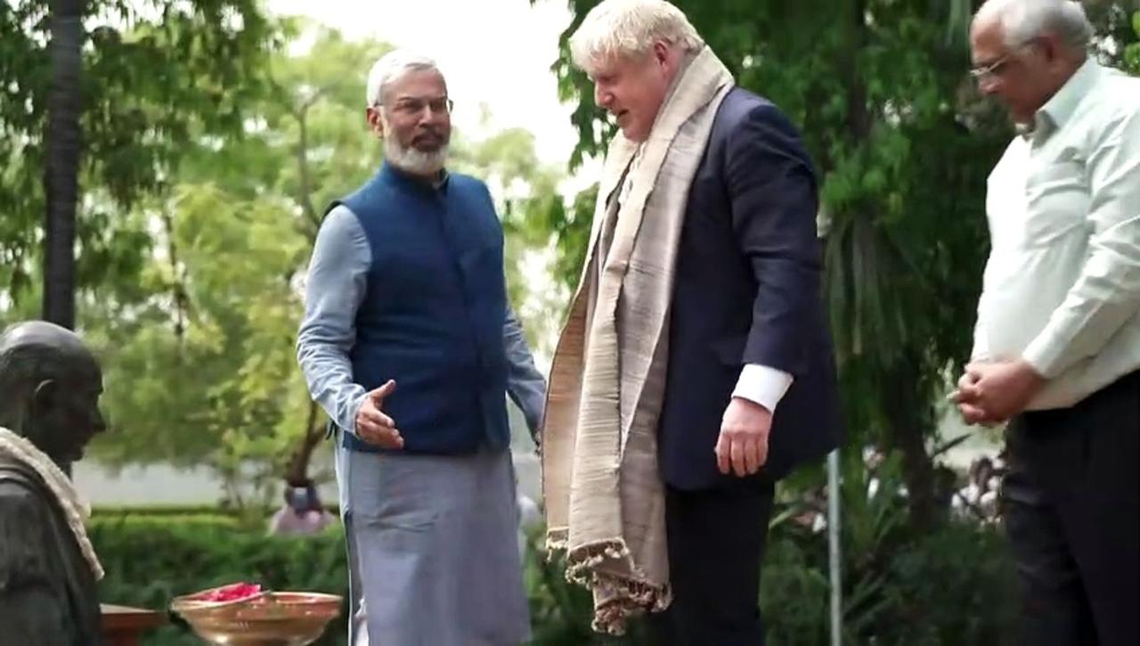 PM spins a yarn on visit to Gandhi Ashram during India trip