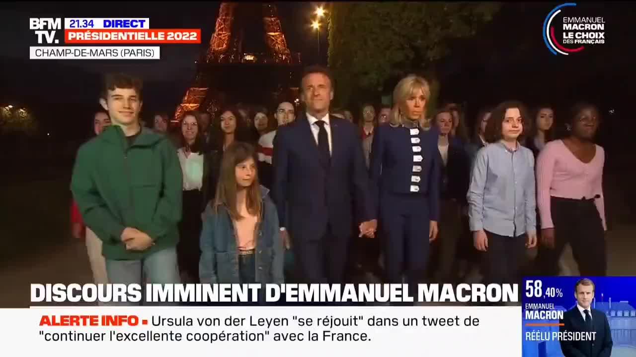 Macron & ses ZOMBIES WALKING DEAD au Champ de Mars