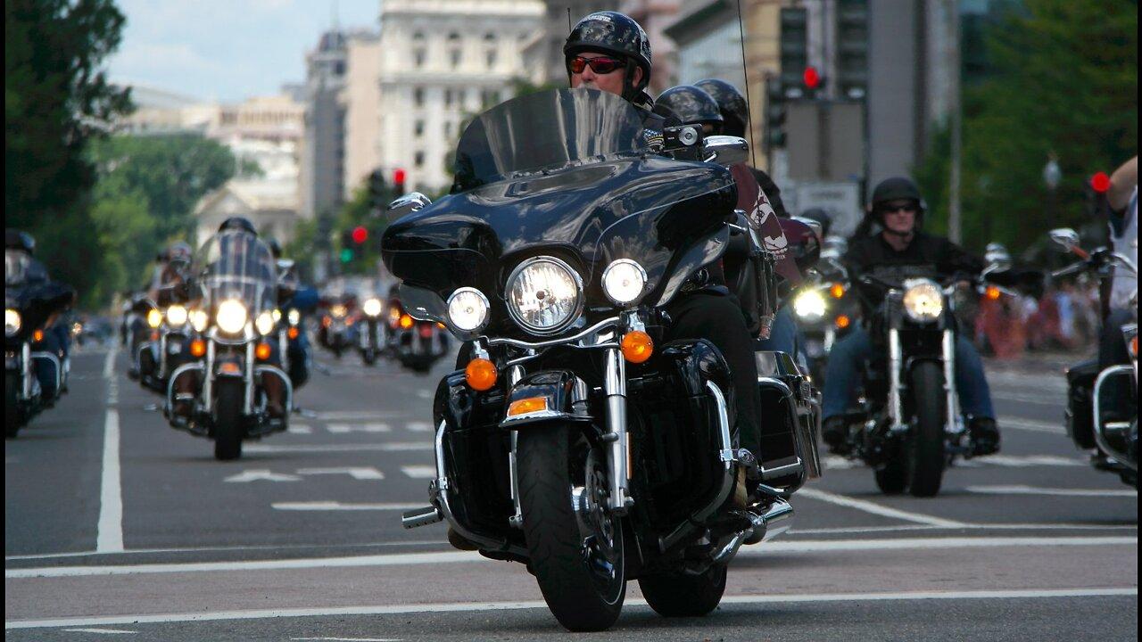Rolling Thunder Bikers Rally in Ottawa - Cam Surfing - Apr. 30 2022