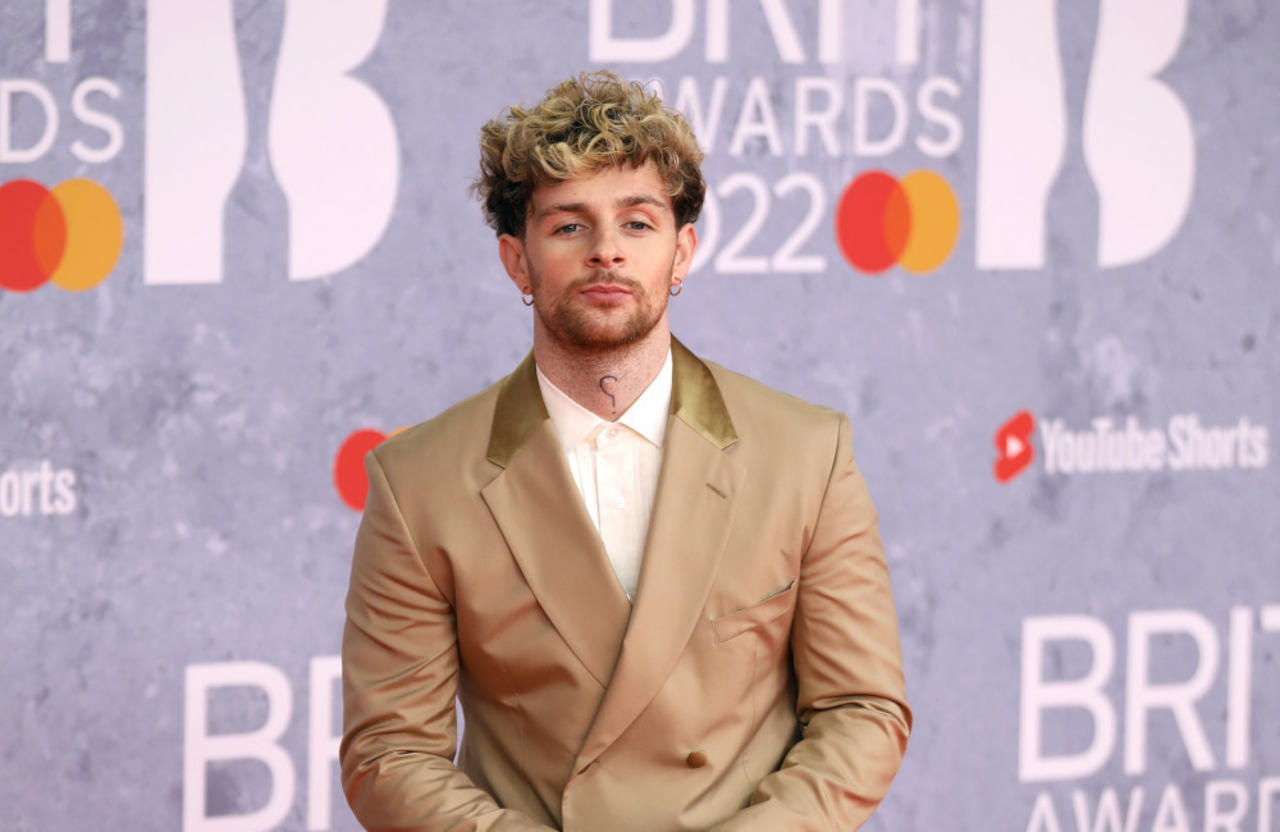 Tom Grennan suffering from a 'ruptured eardrum' after New York attack