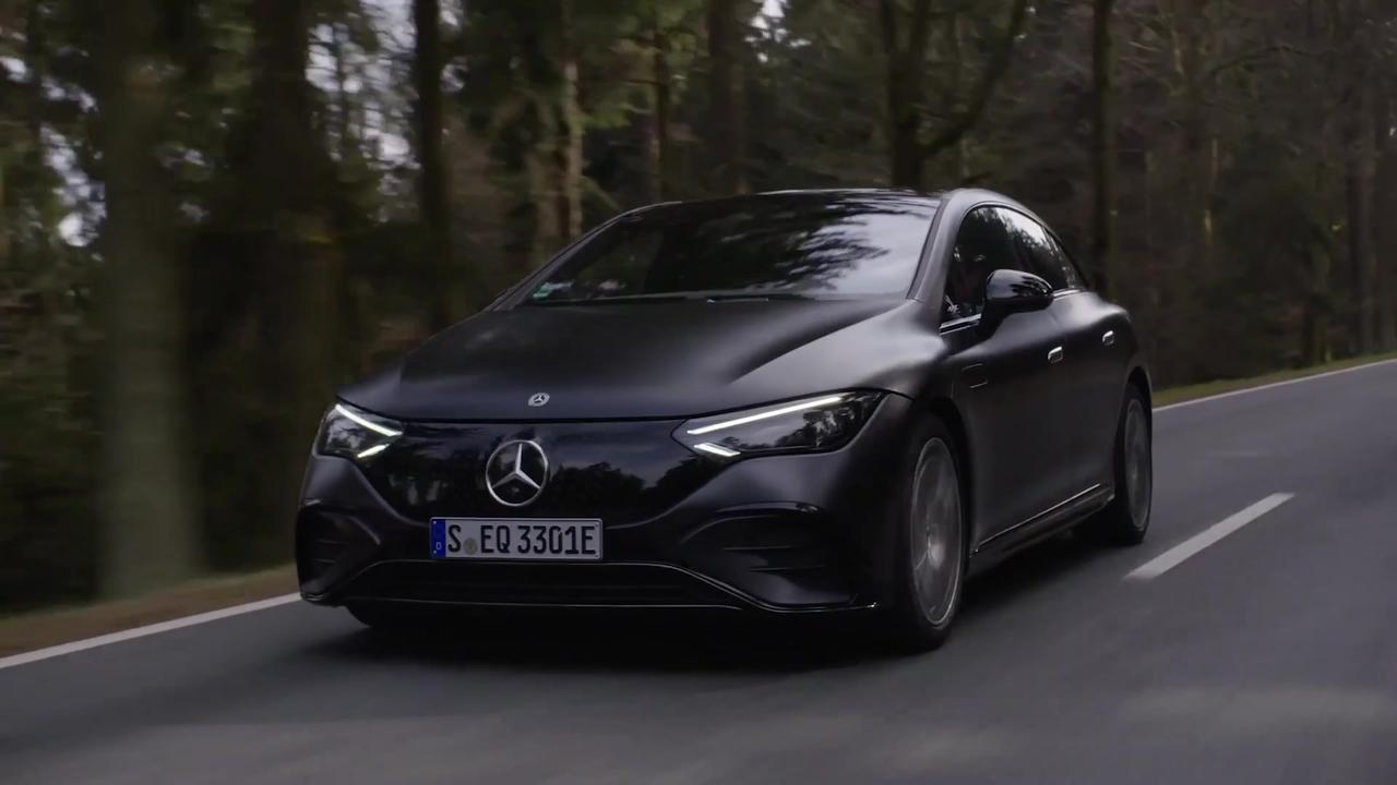 2022 Mercedes-Benz EQE 500 AMG 4MATIC in Graphite grey magno Driving video