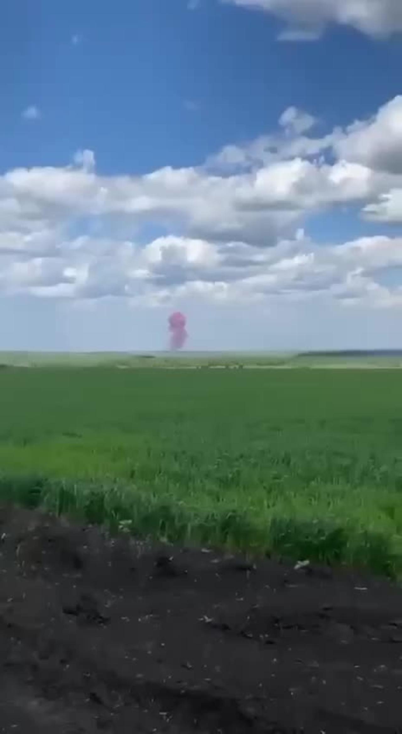 Ukraine War - Explosion, a poisonous cloud about 1 km high