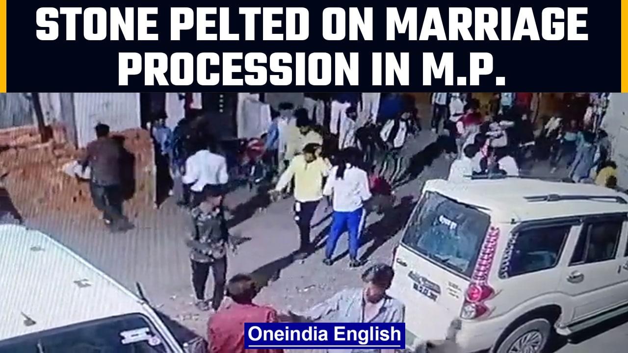 Madhya Pradesh: Stones pelted on marriage procession outside mosque |Oneindia News