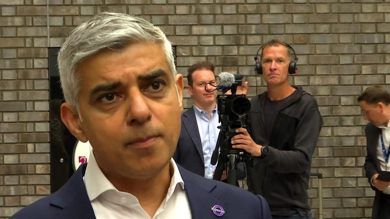 Sadiq Khan: Met Police must explain how PM was not fined