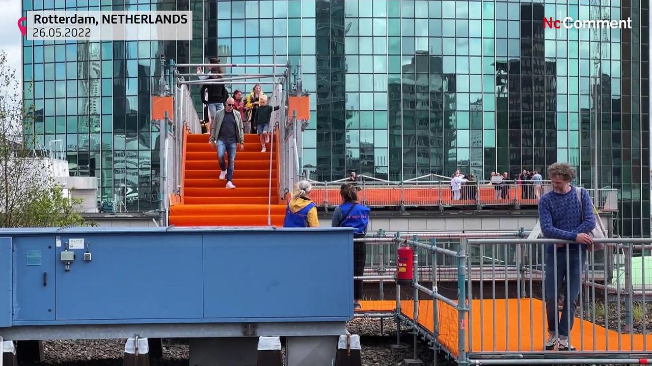 Spectacular rooftop walk bridge over Rotterdam is opened to visitors