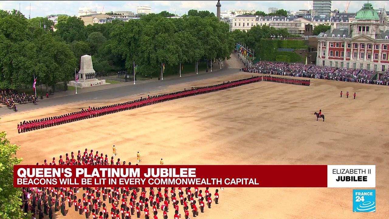 Live: Thousands gather to salute Queen Elizabeth as Platinum Jubilee celebrations begin