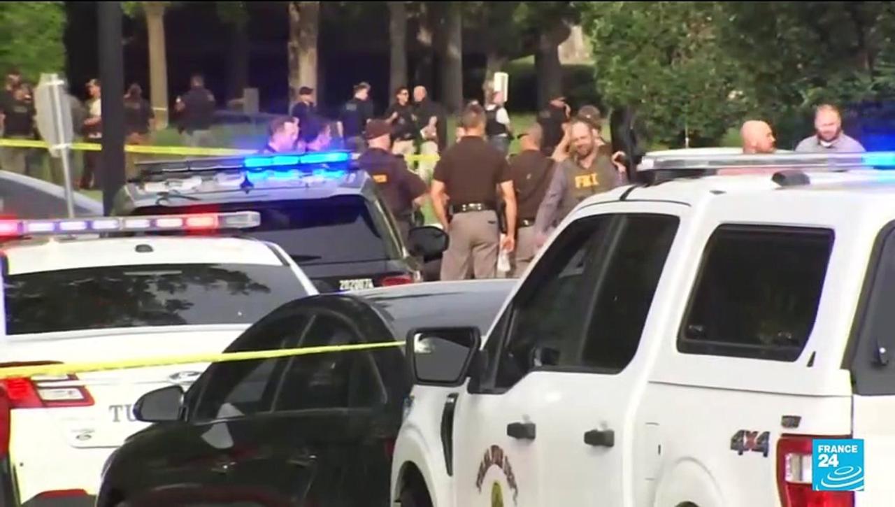 Gunman kills 4 in mass shooting at Tulsa medical building