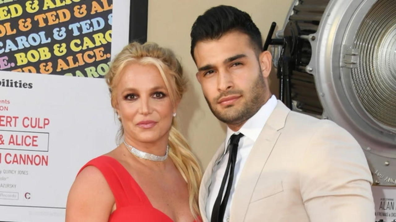 Britney Spears’ Fiance Sam Asghari Opens Up About the Couple’s Miscarriage | THR News