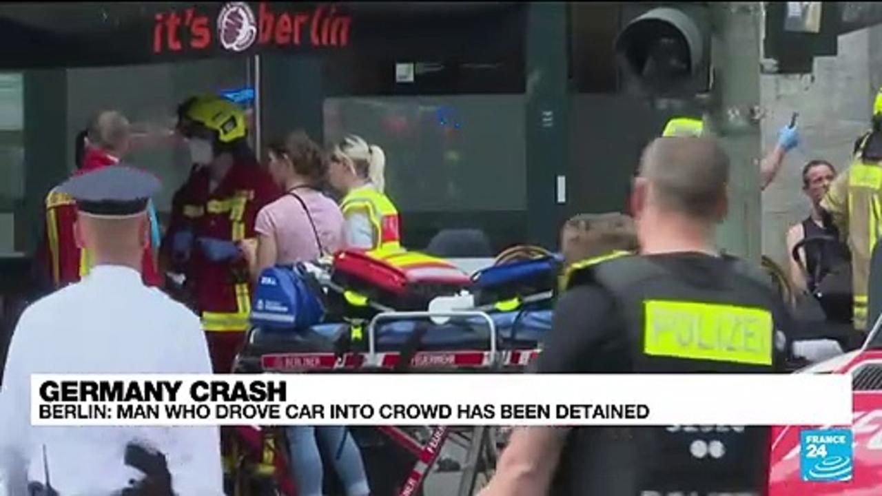 Car drives into a crowd in Berlin shopping street, one dead