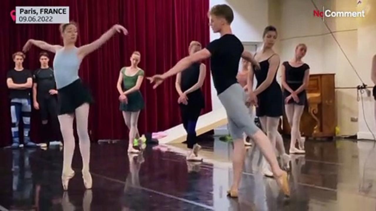 Kyiv City Ballet rehearses Tchaikovsky's 'Swan Lake' in central Paris