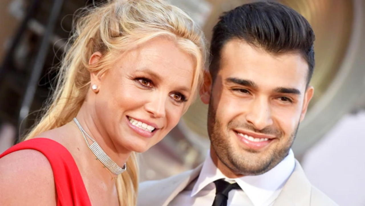 Britney Spears Marries Sam Asghari in Intimate Ceremony | THR News