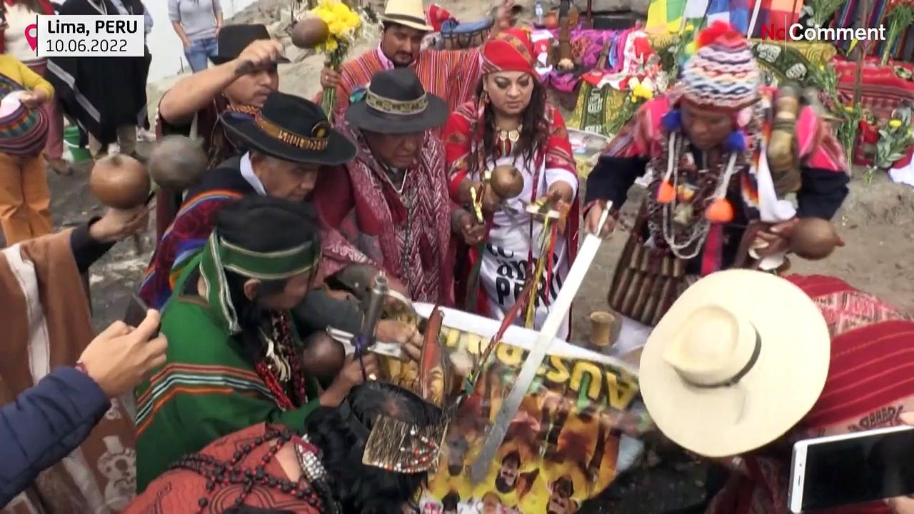 Peruvian shamans perform ritual to neutralize Australian football team