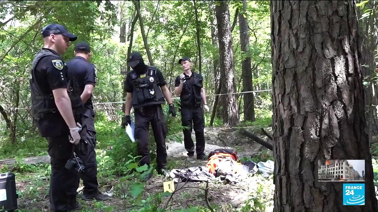 War in Ukraine: FRANCE 24 report on new mass grave found near Bucha • FRANCE 24 English